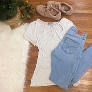 Jennifer Lopez short sleeve